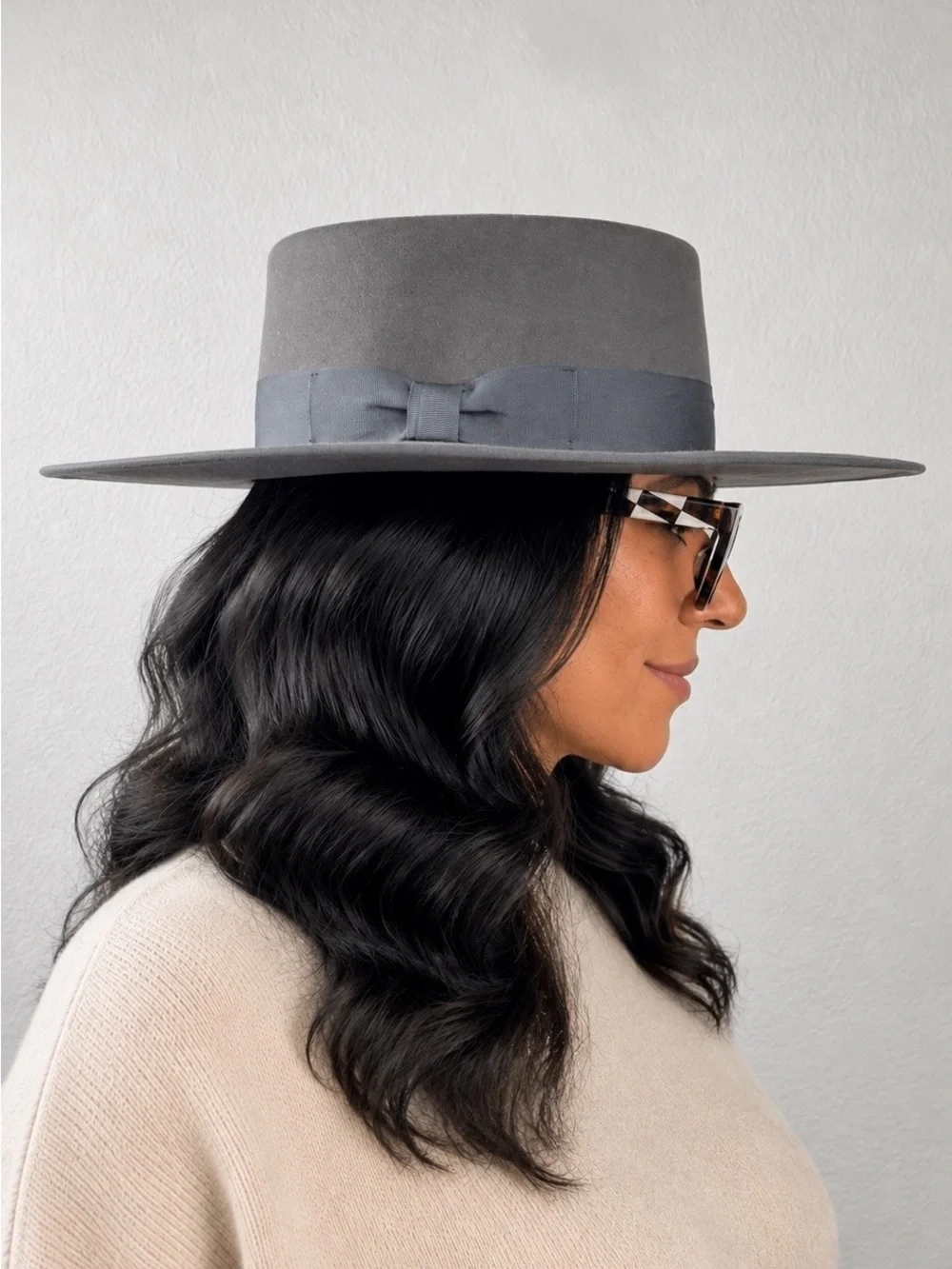 Olive & Pique NWT Grey Bow Adjustable Wide Brim Wool Hat